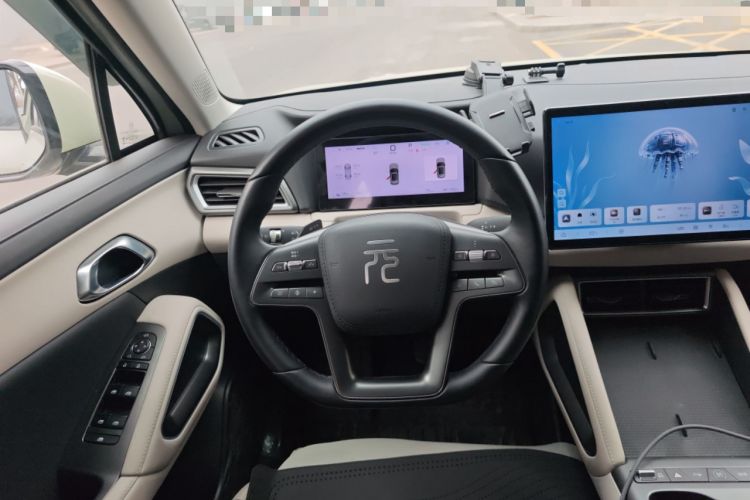 Used BYD Yuan UP 2025 Intelligent Driving Version 401 KM Dynamic Edition Steering Wheel