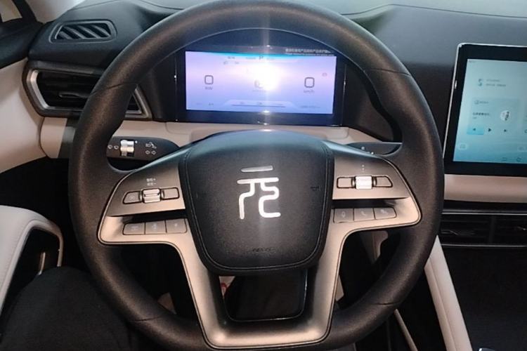 Used BYD Yuan UP 2025 Model 301KM Leading Version Steering Wheel