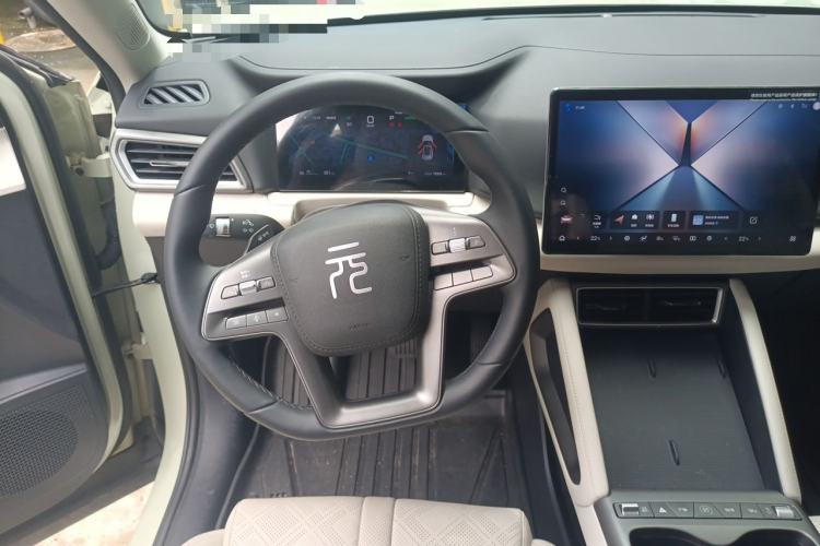 Used BYD Yuan UP 2025 Intelligent Driving Version 401 KM Dynamic Edition Steering Wheel
