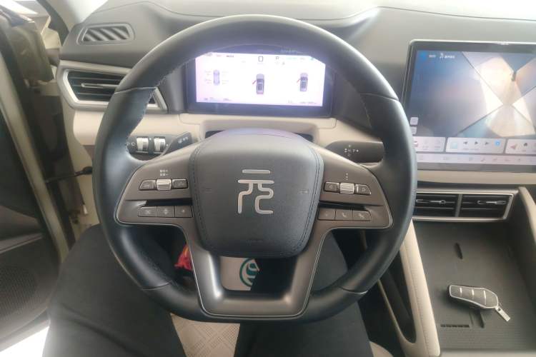 Used BYD Yuan UP 2025 Intelligent Driving Version 401 km Beyond-Range Edition Steering Wheel