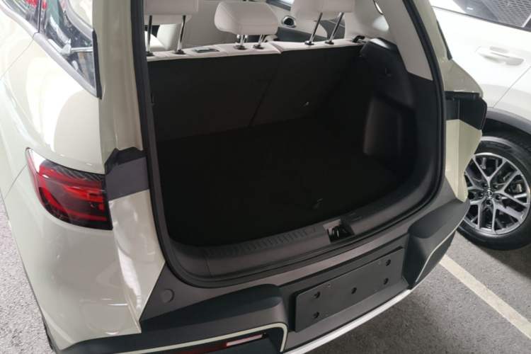 Used BYD Yuan UP 2025 Intelligent Driving Version 401 KM Dynamic Edition Trunk
