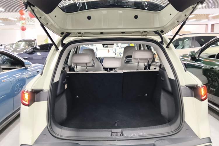 Used BYD Yuan UP 2025 Intelligent Driving Version 401 km Leading Edition Trunk