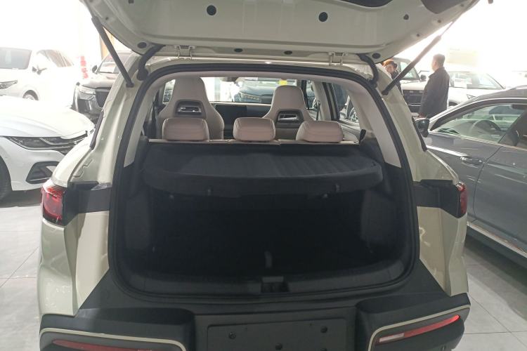 Used BYD Yuan UP 2025 Intelligent Driving Version 401 km Beyond-Range Edition Trunk
