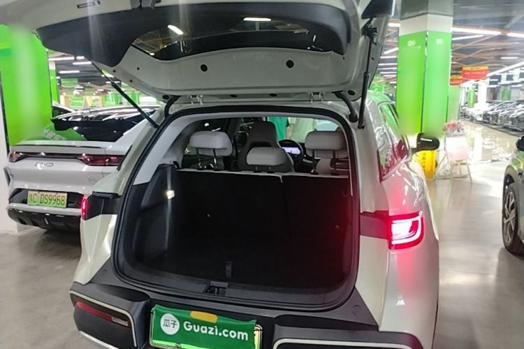 Used BYD Yuan UP 2025 Model 301KM Leading Version Trunk