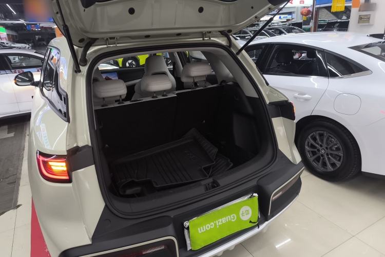 Used BYD Yuan UP 2025 Intelligent Driving Version 401 km Leading Edition Trunk