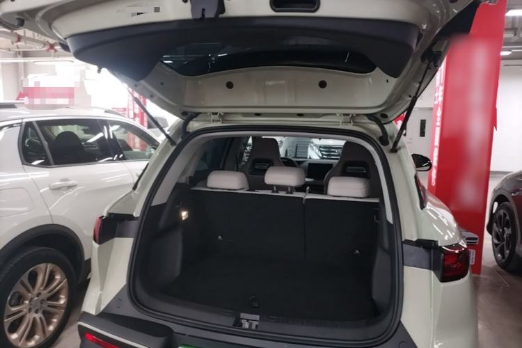 Used BYD Yuan UP 2025 Model 301KM Leading Version Trunk