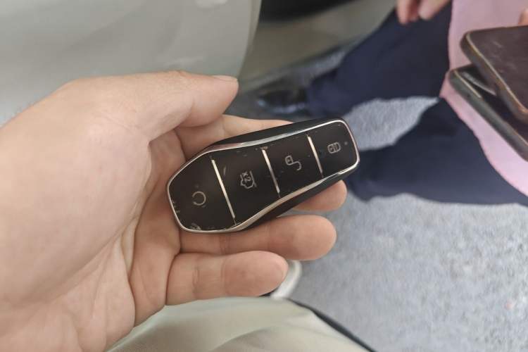 Used BYD Yuan UP 2025 Intelligent Driving Version 401 KM Dynamic Edition Vehicle Key