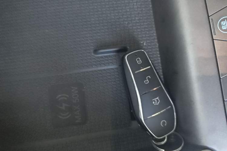 Used BYD Yuan UP 2025 Intelligent Driving Version 401 km Leading Edition Vehicle Key