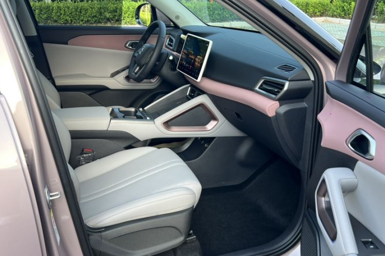 Used BYD Yuan UP 2025 Intelligent Driving Version 401 km Leading Edition Interior 2