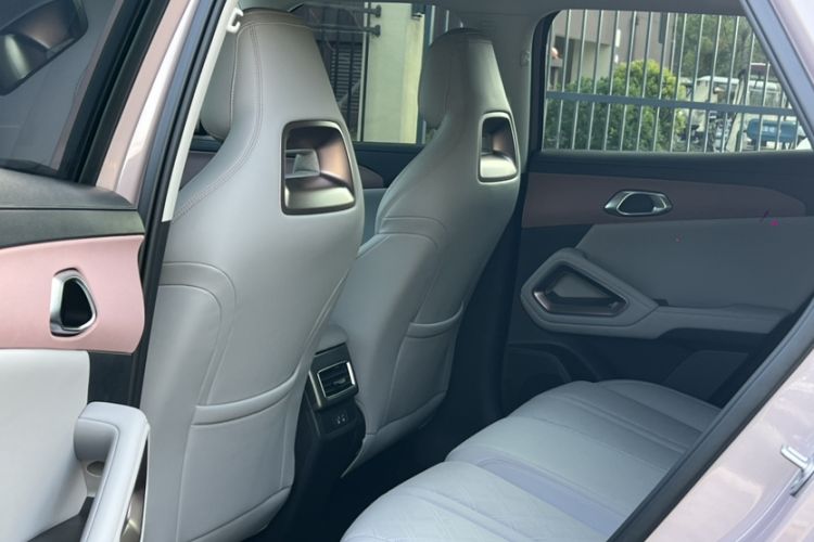 Used BYD Yuan UP 2025 Intelligent Driving Version 401 km Leading Edition Interior 5