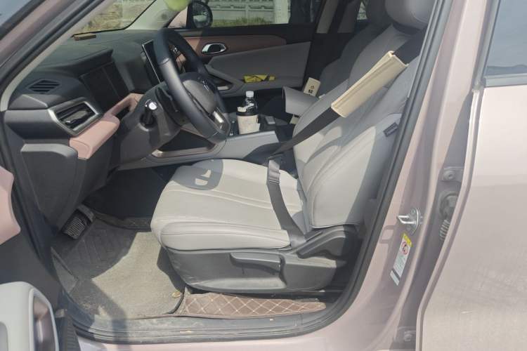 Used BYD Yuan UP 2025 Intelligent Driving Version 401 KM Dynamic Edition Left Front Seat