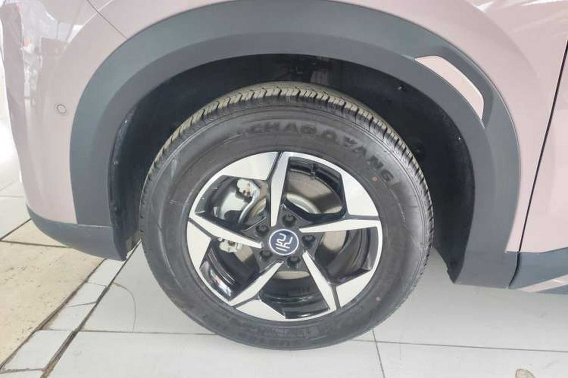 Used BYD Yuan UP 2025 Intelligent Driving Version 401 km Beyond-Range Edition Left Front Wheel Hub