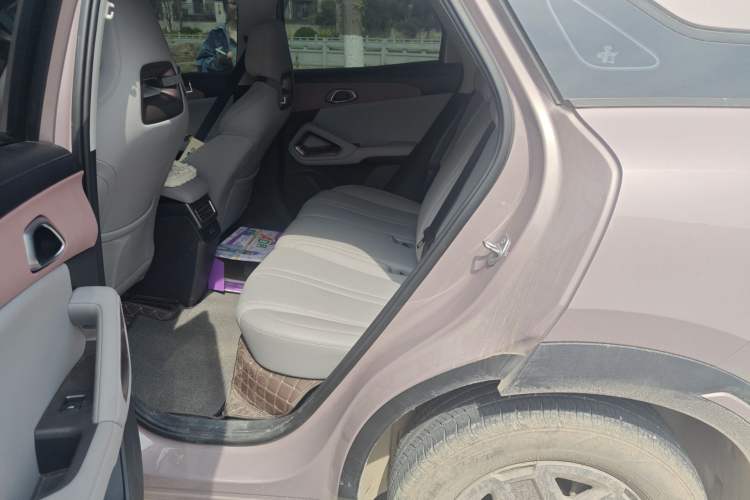 Used BYD Yuan UP 2025 Intelligent Driving Version 401 KM Dynamic Edition Left Rear Seat