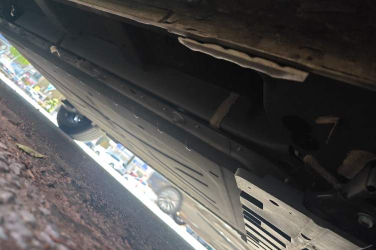 Used BYD Yuan UP 2025 Model 301KM Leading Version Chassis Front Right