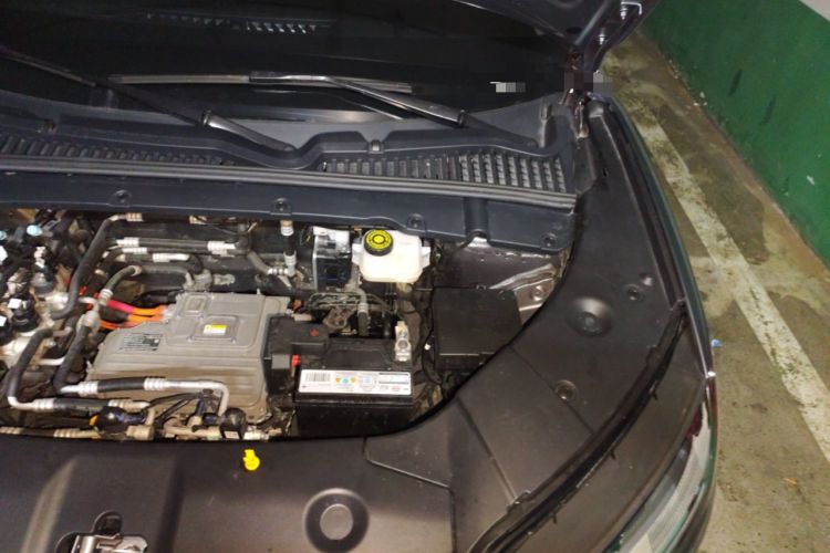 Used BYD Yuan UP 2025 Intelligent Driving Version 401 KM Dynamic Edition Engine Bay Left