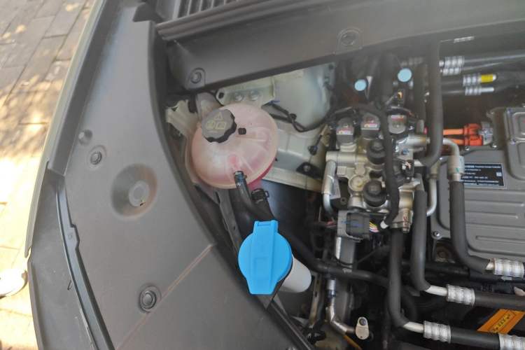 Used BYD Yuan UP 2025 Model 301KM Leading Version Engine Bay Right