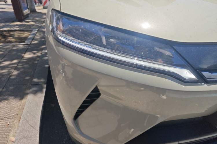 Used BYD Yuan UP 2025 Model 301KM Leading Version Right Front Headlight