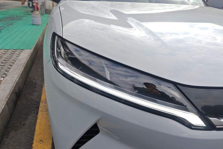 Used BYD Yuan UP 2025 Intelligent Driving Version 401 KM Dynamic Edition Right Front Headlight