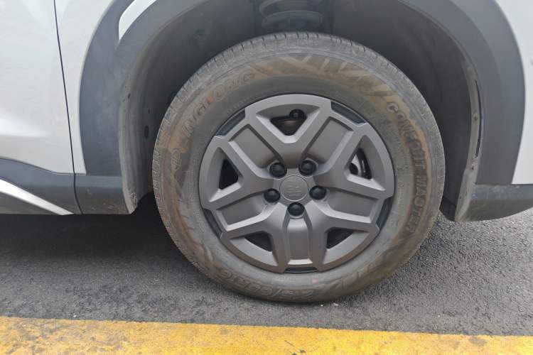 Used BYD Yuan UP 2025 Intelligent Driving Version 401 KM Dynamic Edition Right Front Wheel Hub