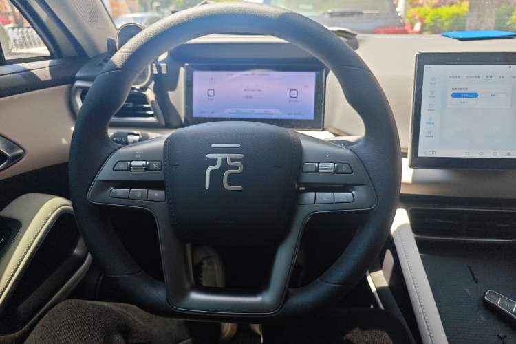 Used BYD Yuan UP 2025 Model 301KM Leading Version Steering Wheel