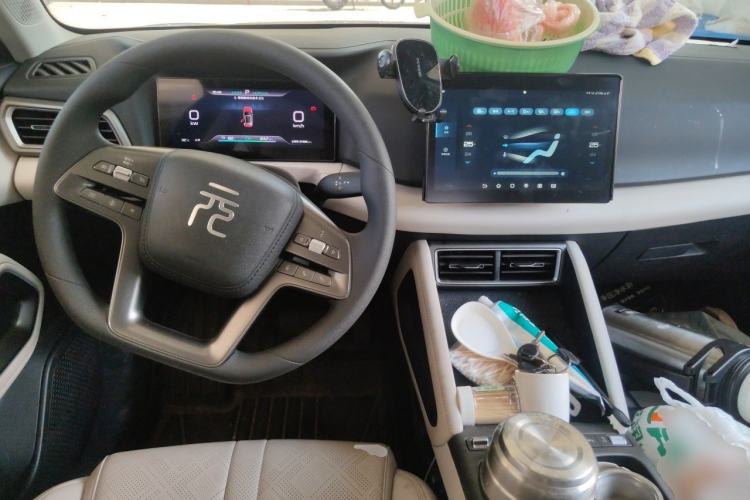 Used BYD Yuan UP 2025 Model 301KM Leading Version Center Console