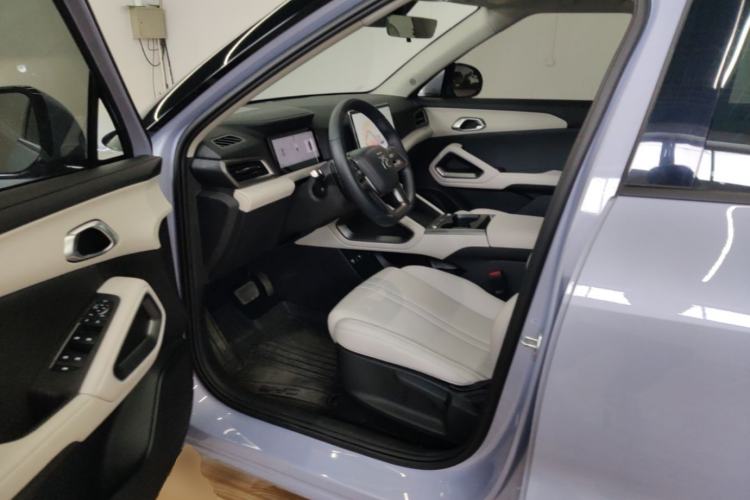 Used BYD Yuan UP 2025 Intelligent Driving Version 401 KM Dynamic Edition Driver Seat