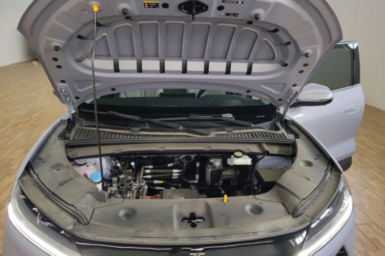 Used BYD Yuan UP 2025 Intelligent Driving Version 401 KM Dynamic Edition Engine Bay