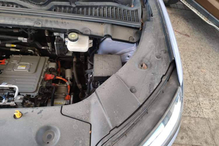 Used BYD Yuan UP 2025 Model 301KM Leading Version Engine Bay Left