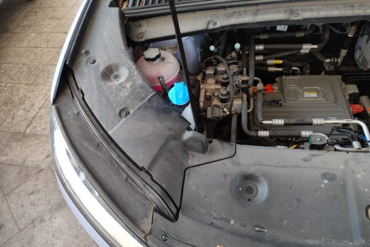 Used BYD Yuan UP 2025 Model 301KM Leading Version Engine Bay Right