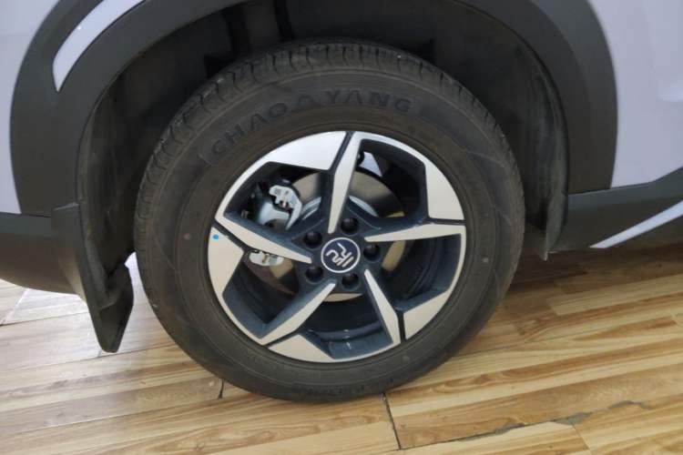 Used BYD Yuan UP 2025 Intelligent Driving Version 401 KM Dynamic Edition Exterior 5