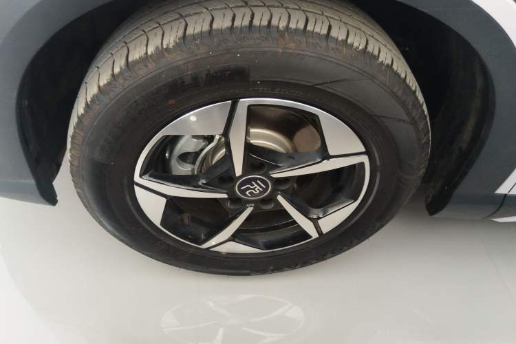 Used BYD Yuan UP 2025 Intelligent Driving Version 401 km Beyond-Range Edition Left Front Wheel Hub
