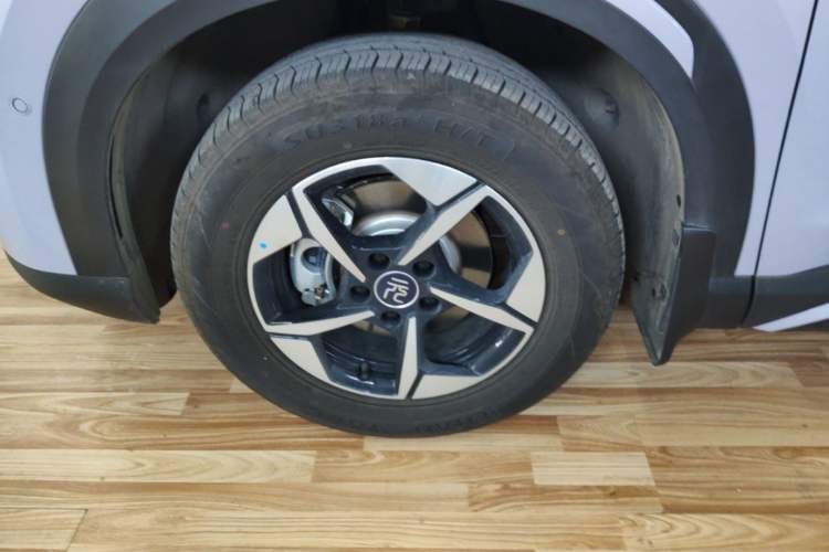 Used BYD Yuan UP 2025 Intelligent Driving Version 401 KM Dynamic Edition Left Front Wheel Hub