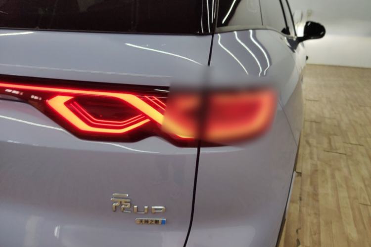 Used BYD Yuan UP 2025 Intelligent Driving Version 401 KM Dynamic Edition Right Rear Taillight