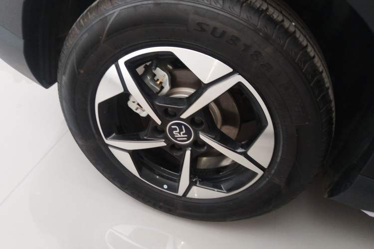 Used BYD Yuan UP 2025 Intelligent Driving Version 401 km Beyond-Range Edition Right Rear Wheel Hub