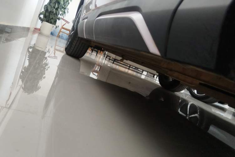 Used BYD Yuan UP 2025 Intelligent Driving Version 401 km Beyond-Range Edition Right Side Sill