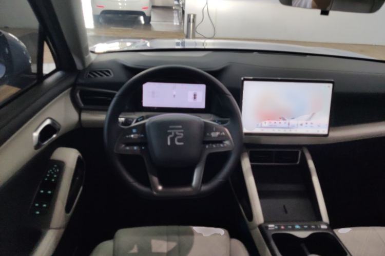 Used BYD Yuan UP 2025 Intelligent Driving Version 401 KM Dynamic Edition Steering Wheel