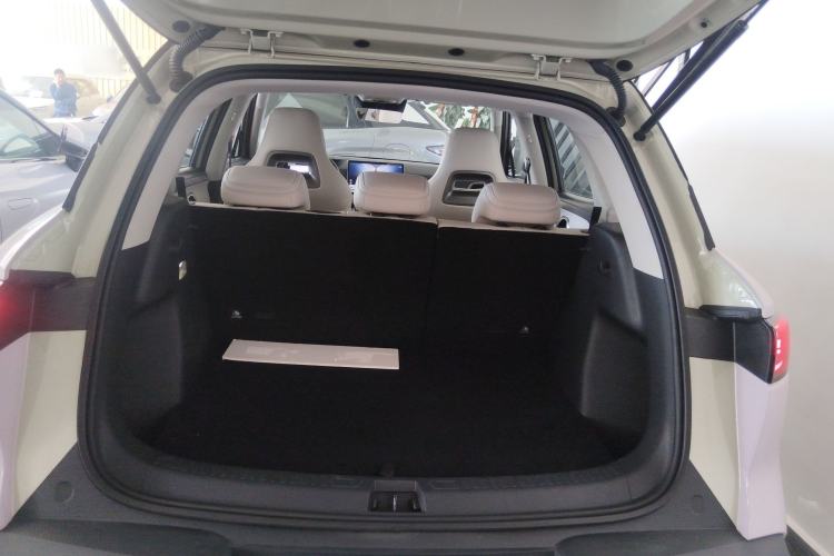 Used BYD Yuan UP 2025 Intelligent Driving Version 401 km Beyond-Range Edition Trunk