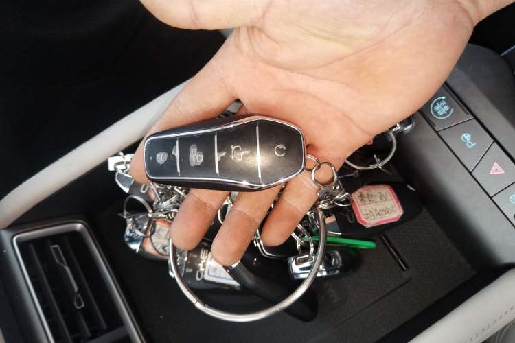 Used BYD Yuan UP 2025 Intelligent Driving Version 401 km Beyond-Range Edition Vehicle Key