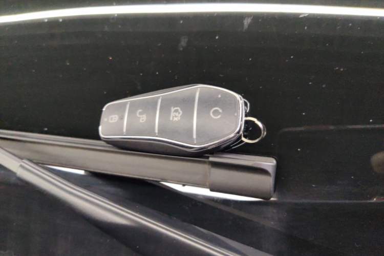 Used BYD Yuan UP 2025 Intelligent Driving Version 401 KM Dynamic Edition Vehicle Key