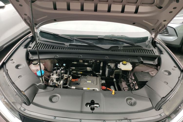 Used BYD Yuan UP 2025 Intelligent Driving Version 401 km Beyond-Range Edition Engine Bay