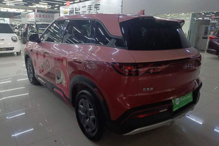 Used BYD Yuan UP 2025 Intelligent Driving Version 401 KM Dynamic Edition Exterior 3