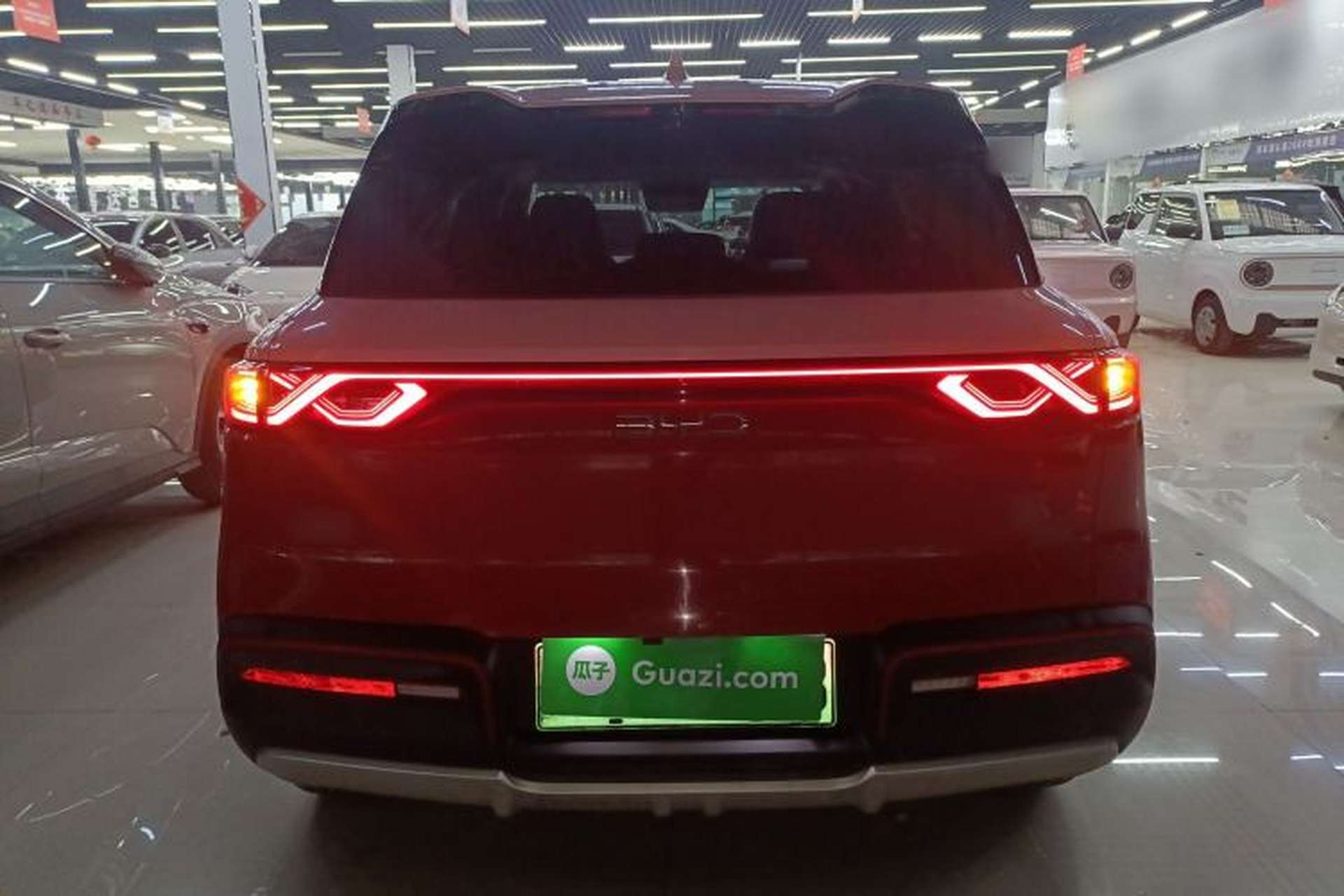 Used BYD Yuan UP 2025 Intelligent Driving Version 401 KM Dynamic Edition Exterior 4