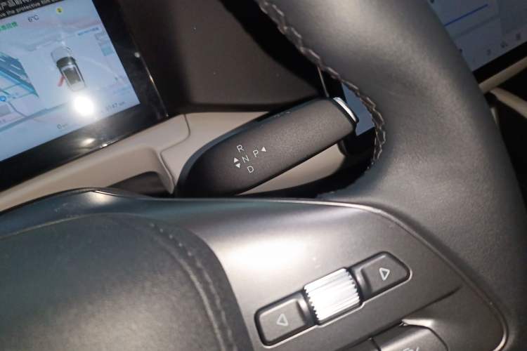 Used BYD Yuan UP 2025 Intelligent Driving Version 401 KM Dynamic Edition Gear Lever
