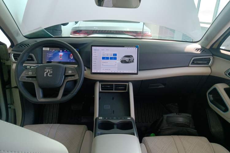 Used BYD Yuan UP 2025 Intelligent Driving Version 401 km Beyond-Range Edition Interior 2