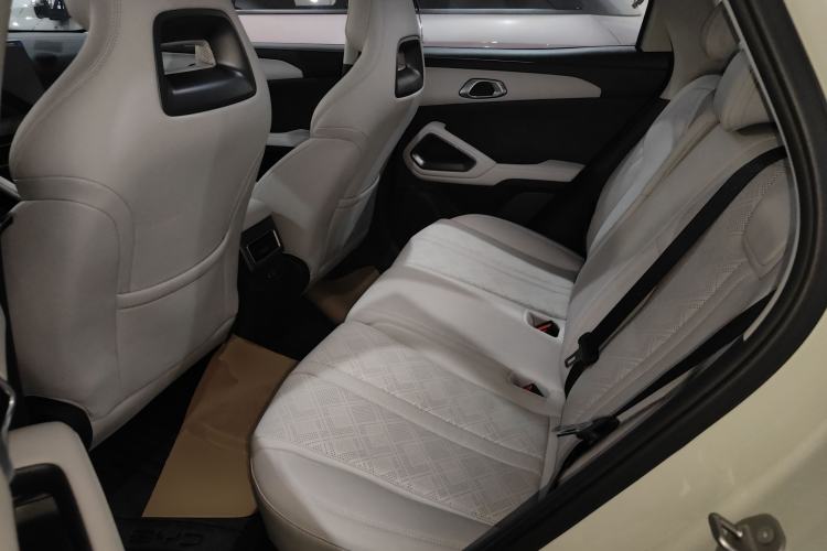 Used BYD Yuan UP 2025 Intelligent Driving Version 401 km Leading Edition Interior 4