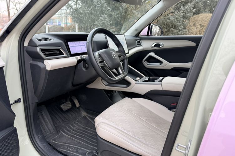 Used BYD Yuan UP 2025 Intelligent Driving Version 401 km Leading Edition Interior 4