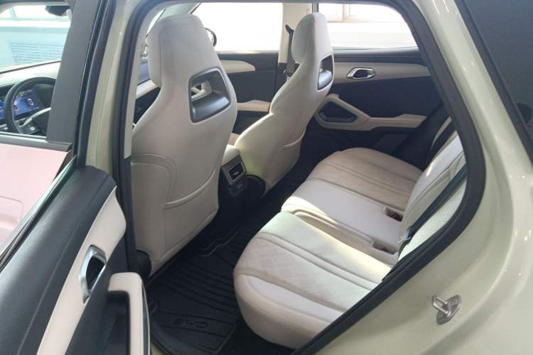 Used BYD Yuan UP 2025 Intelligent Driving Version 401 km Beyond-Range Edition Interior 4