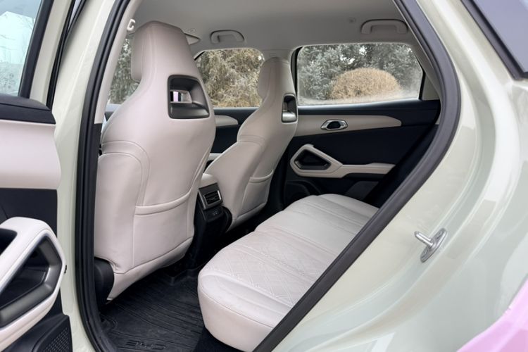 Used BYD Yuan UP 2025 Intelligent Driving Version 401 km Leading Edition Interior 5