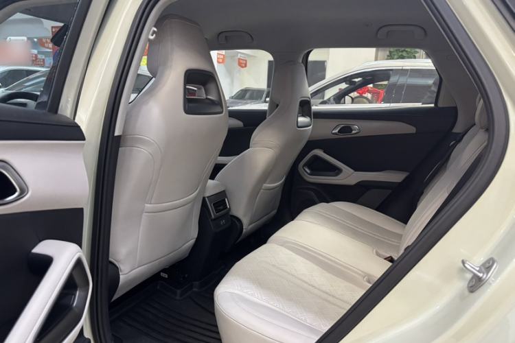Used BYD Yuan UP 2025 Intelligent Driving Version 401 km Leading Edition Interior 5