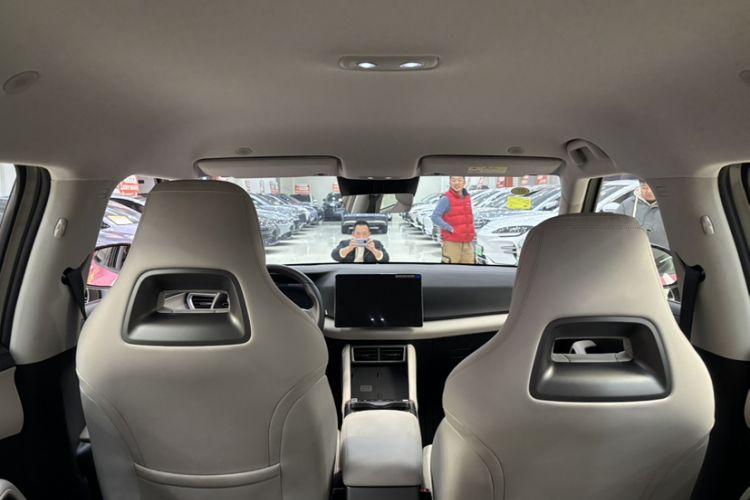 Used BYD Yuan UP 2025 Intelligent Driving Version 401 km Leading Edition Interior 6
